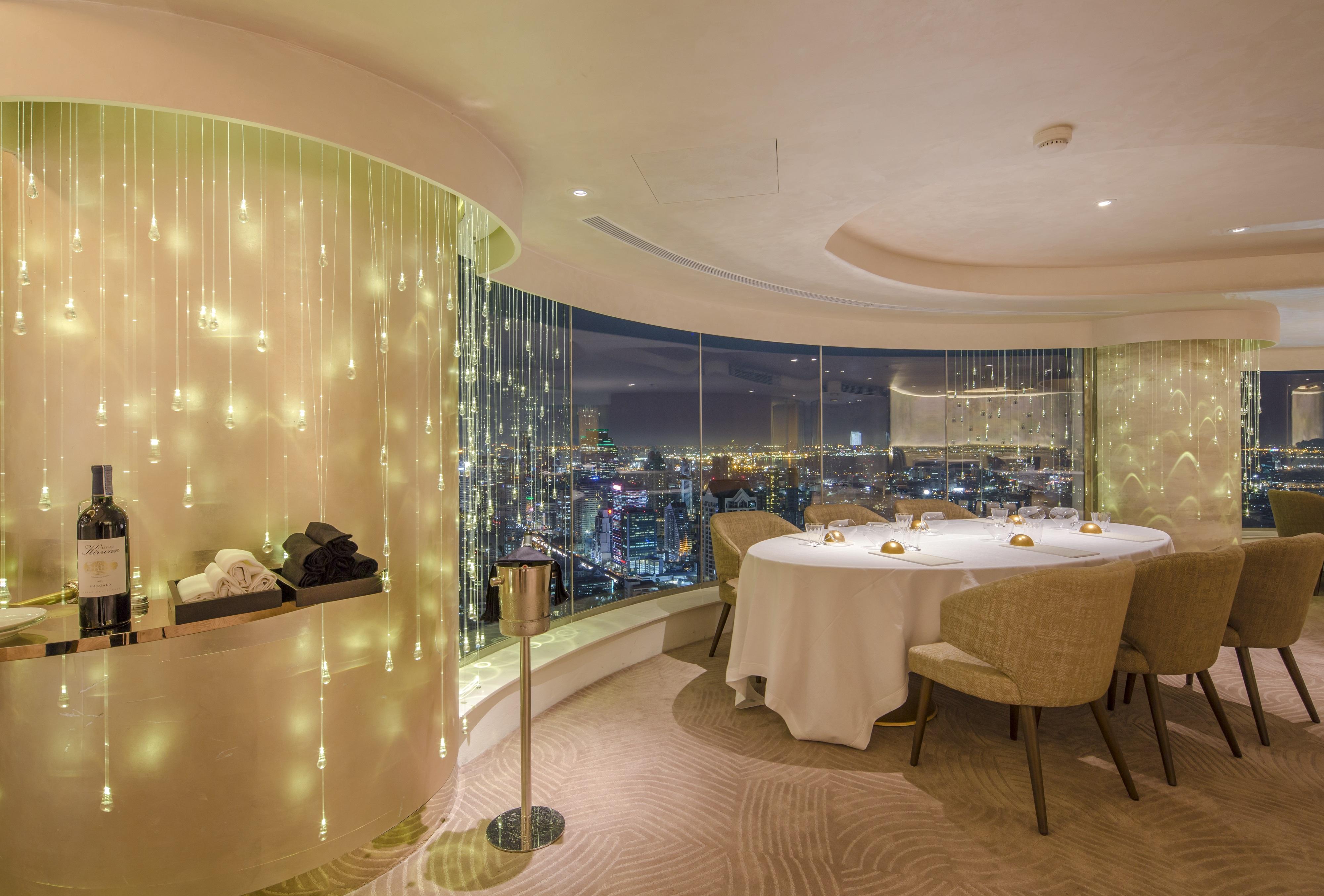Tower Club At Lebua מלון
